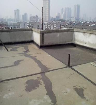 孙吴漏水维修 楼顶漏水是什么原因，楼顶漏水维修方法是什么?